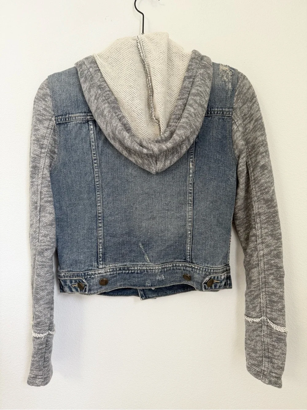 Free People Distressed Boho Denim Hooded Jacket - Knit Sleeves Size XS - Picture 6 of 12